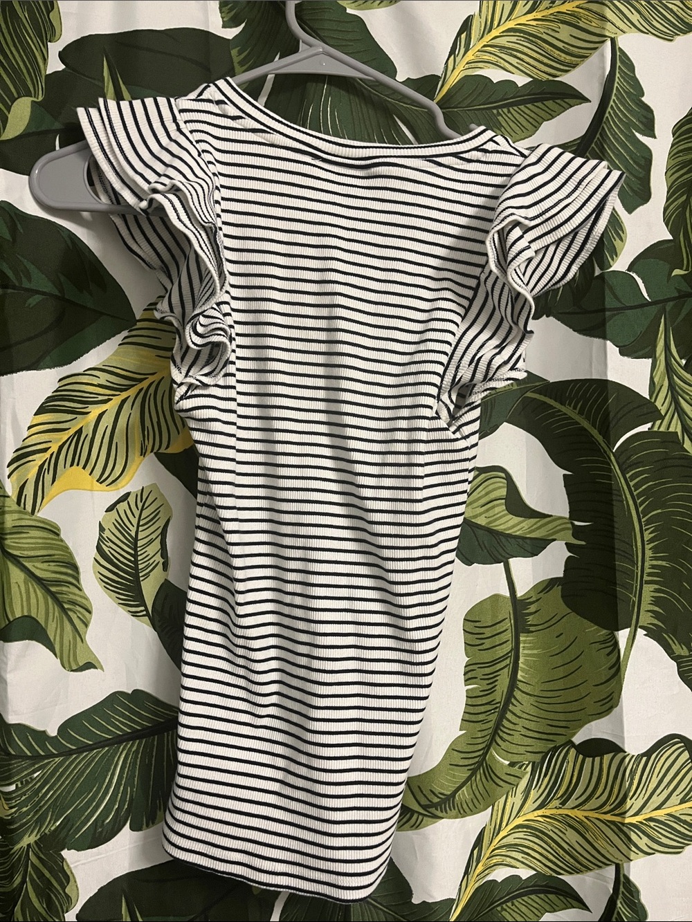Striped Ruffle sleeve top - Picture 4 of 4